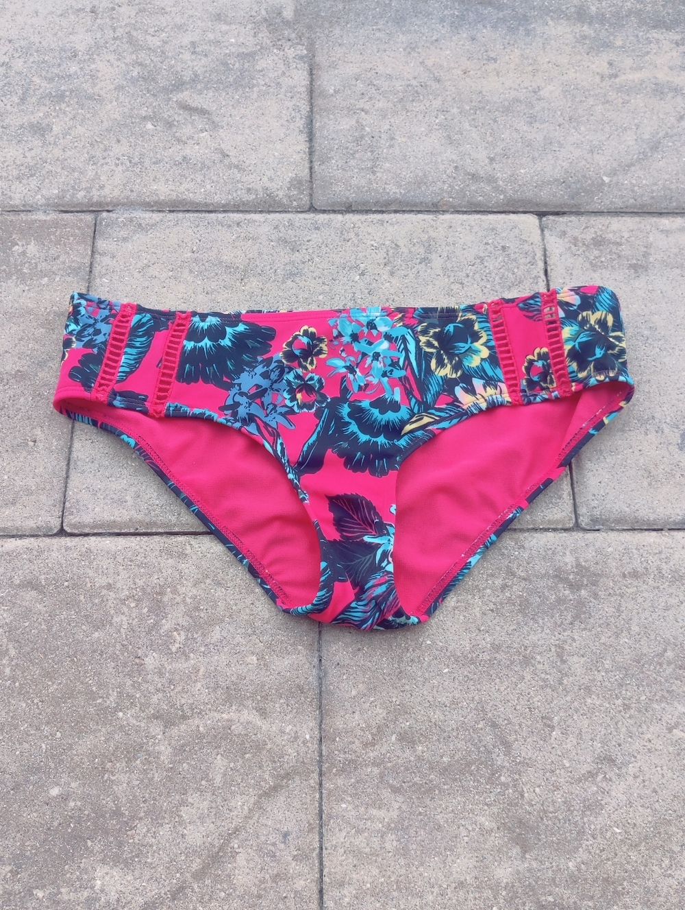 Roxy Pink Floral Bikini Bottoms Size Small